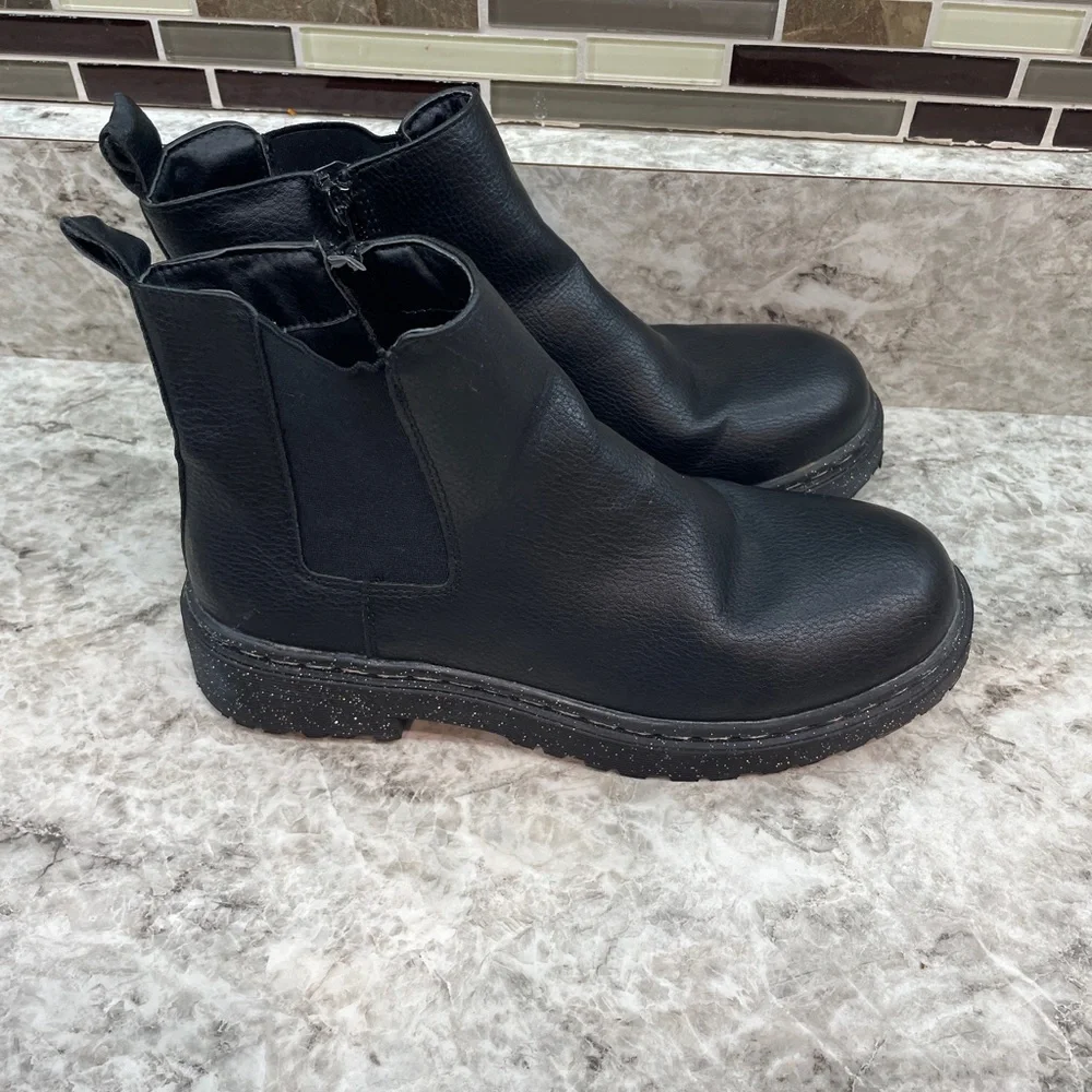 Sincerely jules boots size 4 black moto boots side zip